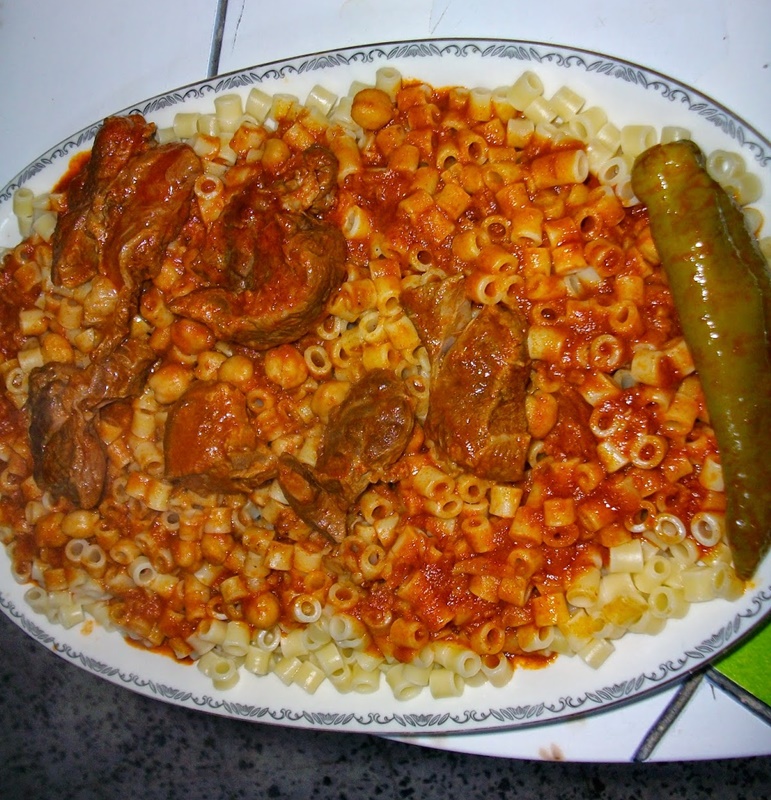 مقرونة صالصة باللحم من المطبخ التونسي