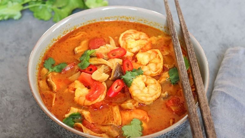 شوربة التوم يم بالروبيان tom yum soup